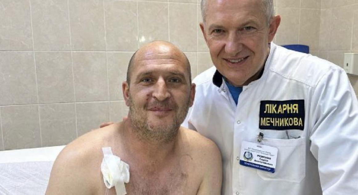Лікар розповів історію українського захисника, який отримав поранення під Бахмутом