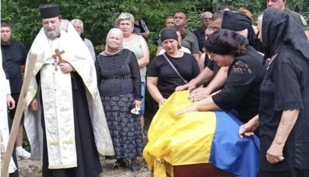 На похороні українського захисника священник московського патріархату закликав до відмови від територіальної цілісності