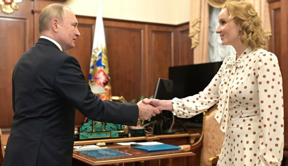У РФ хочуть припинення фінансування міжнародного трибуналу, який видав ордер на арешт Путіна та його спільниці