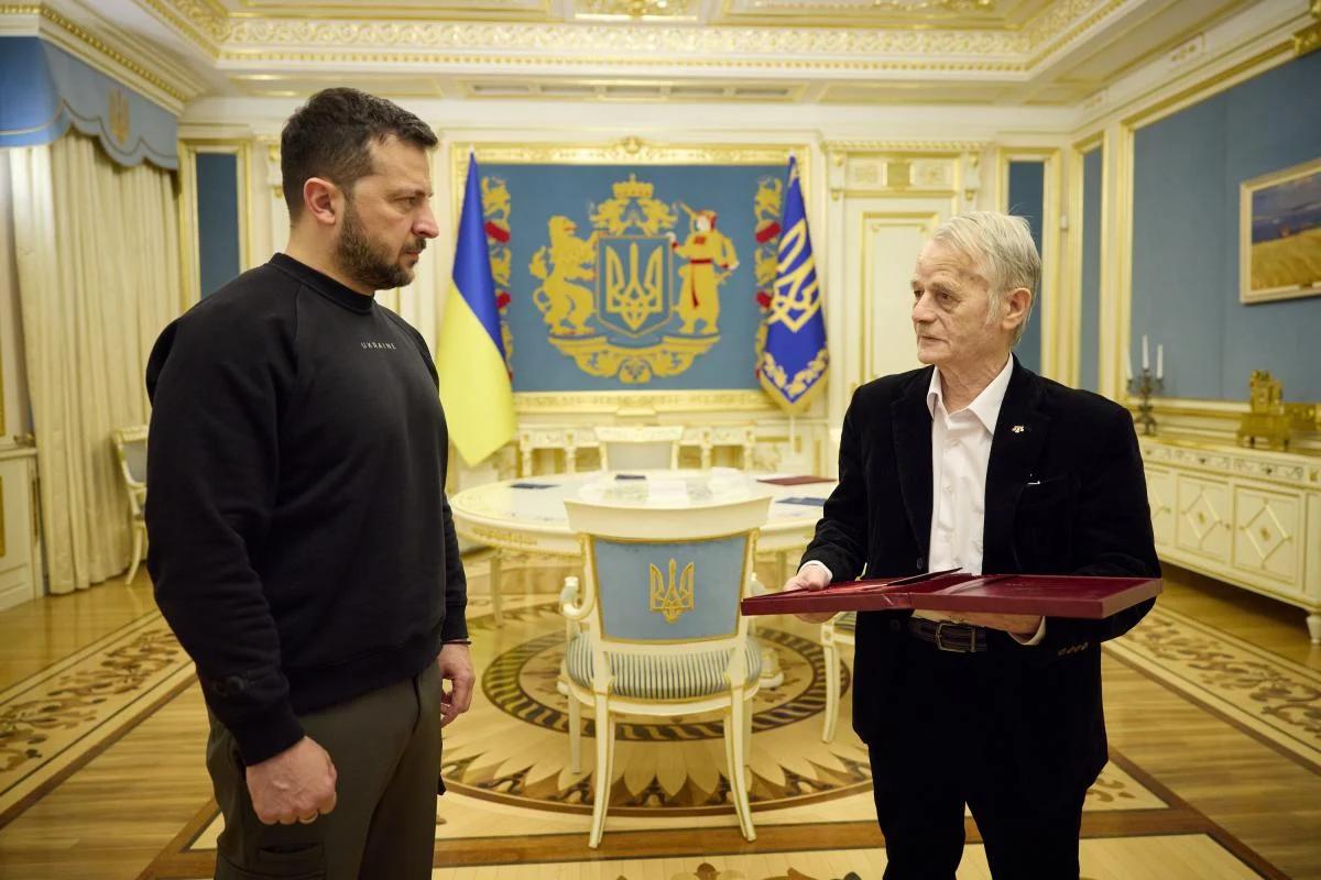 Лидер крымскотатарского народа Мустафа Джемилев получил звание Героя Украины