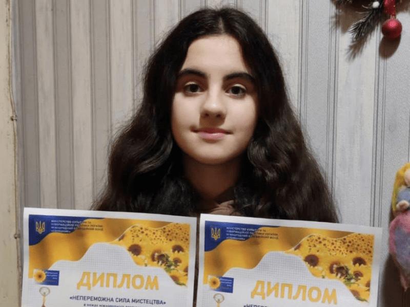 Дівчинка з Бучі виборола два перших місця на міжнародному конкурсі мистецтв