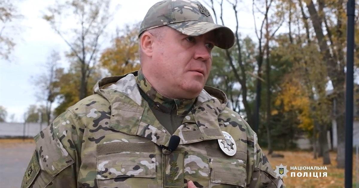 Поліцейський розповів про порятунок жінок у пологовому в Маріуполі, на який окупанти скинули авіабомбу