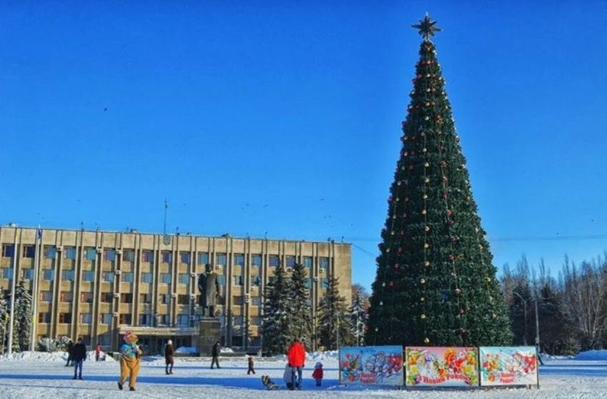 Міська влада відповіла, чи будуть цьогоріч новорічні ялинки у Слов’янську та Краматорську
