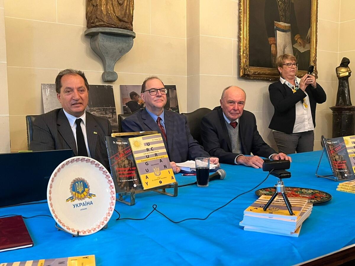 В Аргентині та Уругваї презентували іспаномовний переклад книги канадського історика про Голодомор