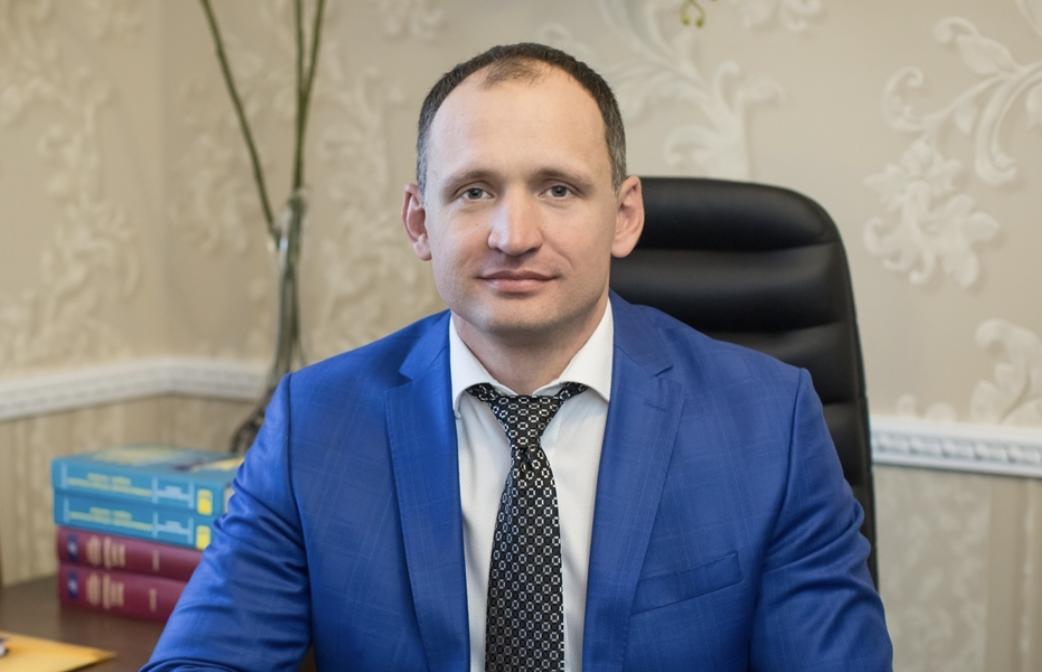 Маєток, де проживає заступник керівника ОП Татаров, показали журналісти-розслідувачі