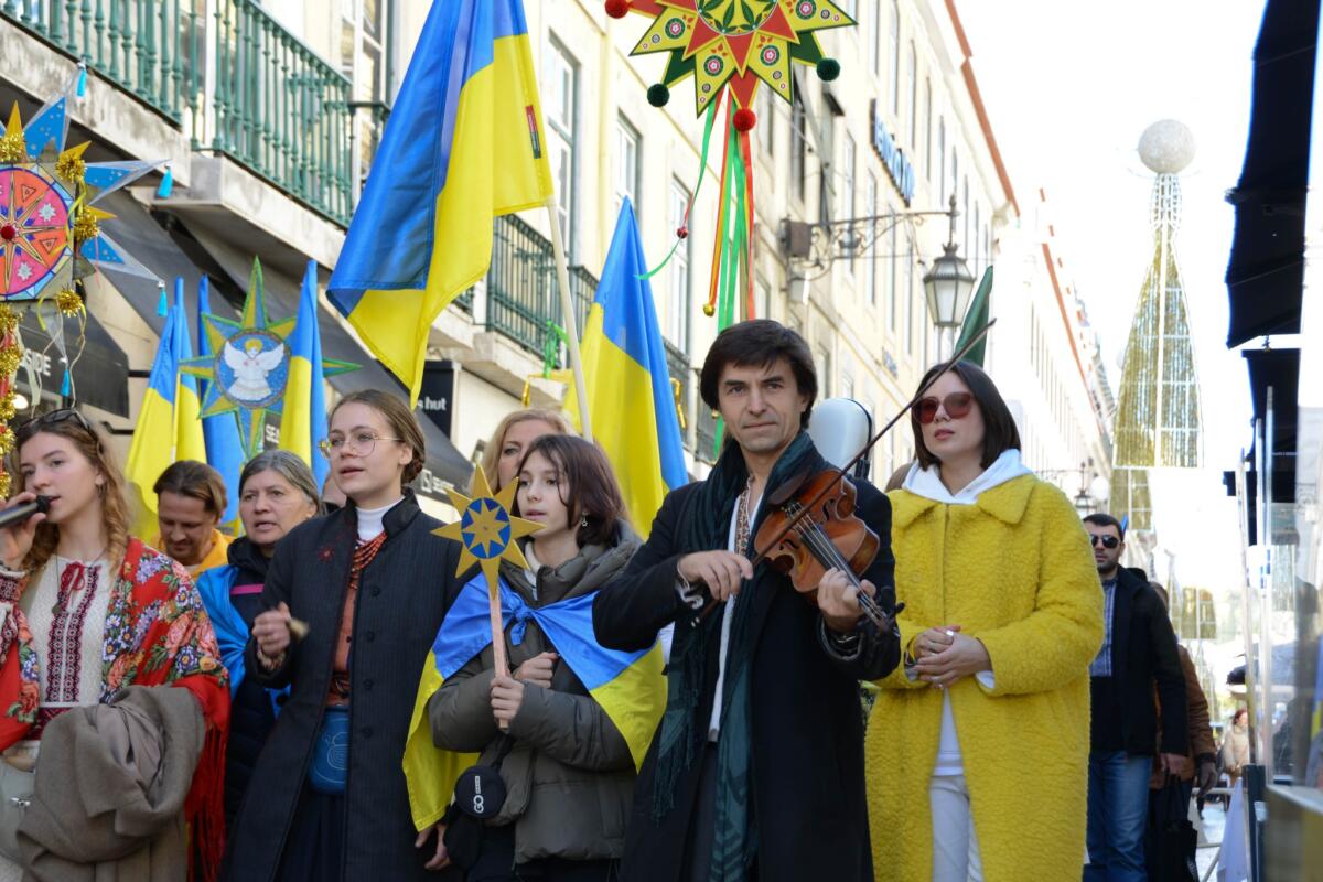 Українська колядувальна хода відбулась у Лісабоні (ФОТО)