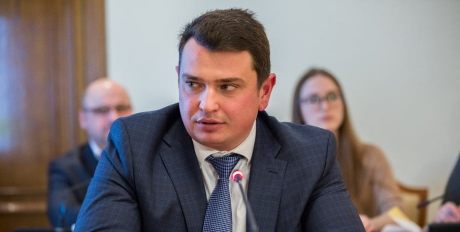 Відомого посадовця звільнили з посади заступника голови Агенції оборонних закупівель