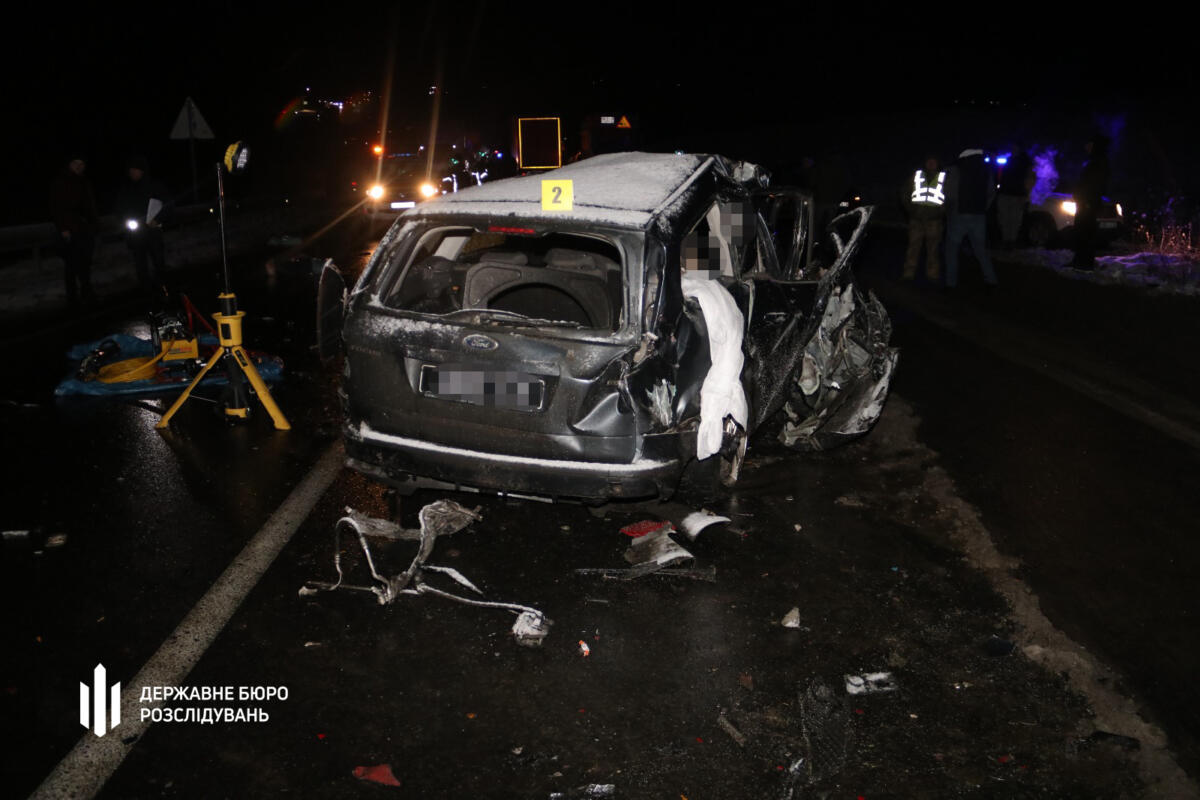 ДБР розслідує обставини ДТП на Львівщині, в якій загинули військовослужбовці