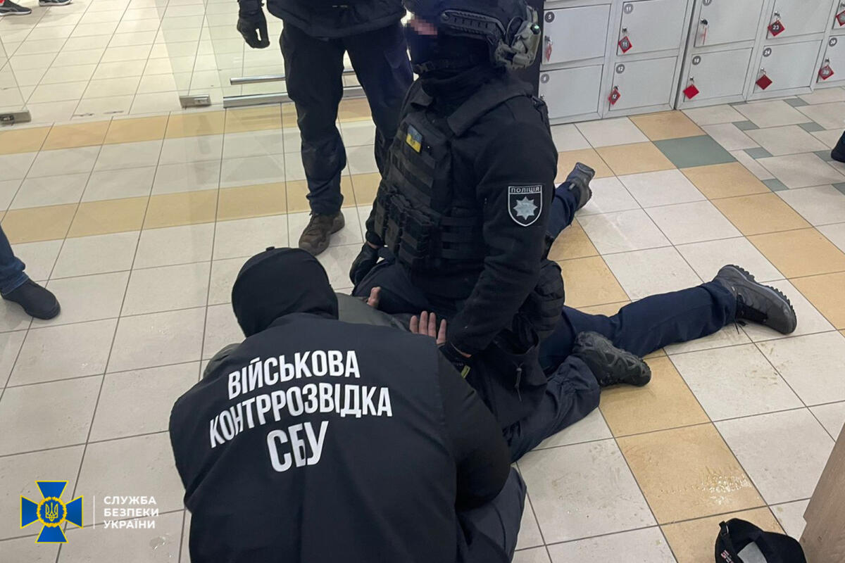 У Харкові затримали шахрая, який наживався на горі родин захисників