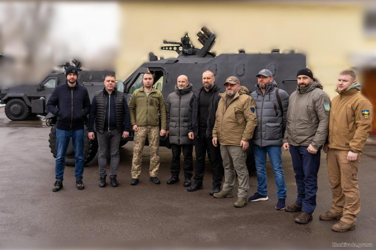 Розвідники отримали два унікальні броньовики, повністю укомплектовані для виконання бойових завдань