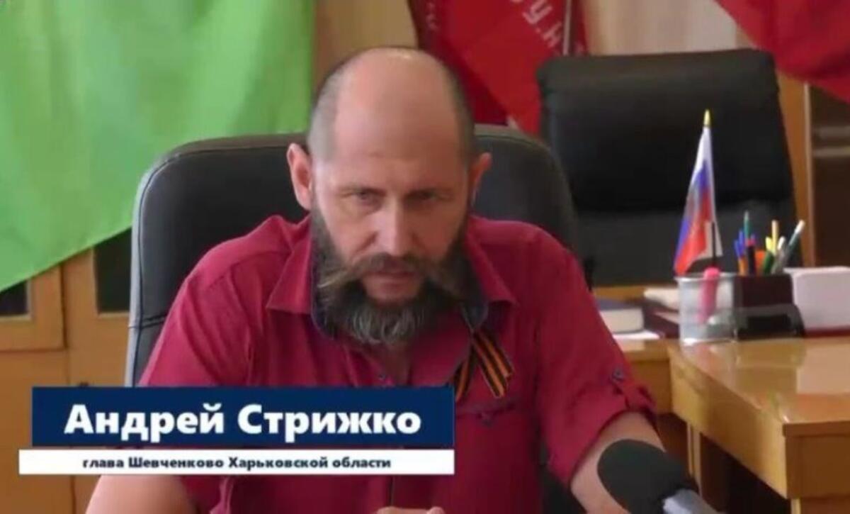Колаборант з Харківщини, який руйнував пам’ятник героїв АТО та зривав герб України, втік, а його сина та дружину відправлено за ґрати (фото)