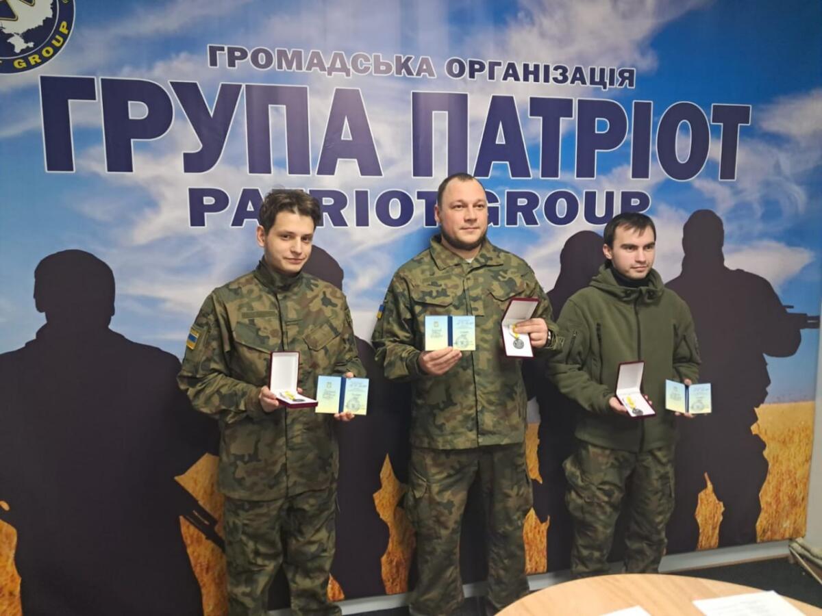 Нагрудними знаками від Головнокомандувача ЗСУ відзначили представників ГО «ГРУПА ПАТРІОТ»