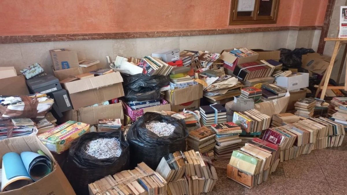 Майже дві тонни російськомовних книг на макулатуру зібрано за рік у Луцьку