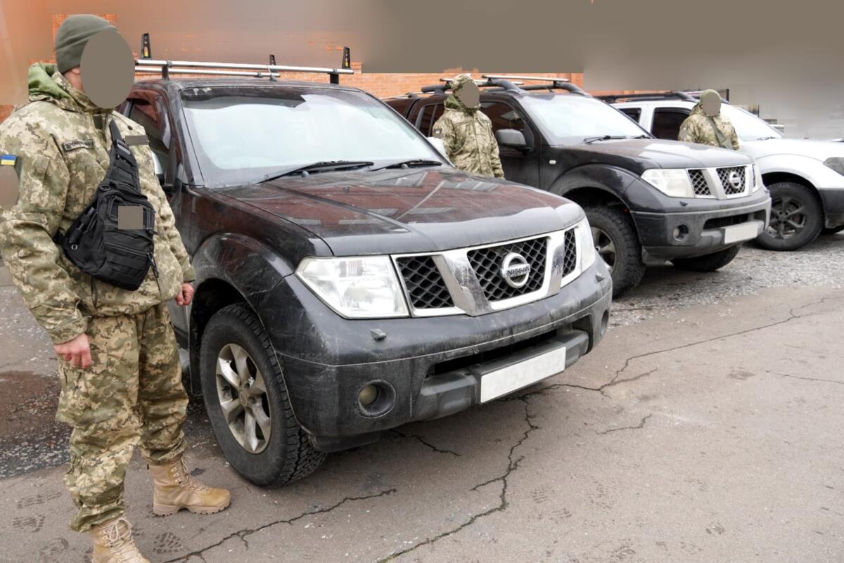 Пікапи високої прохідності отримав новостворений підрозділ ППО на Сумщині