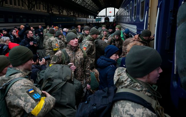 Стало відомо, як військовому придбати квиток на поїзд, коли їх розкупили