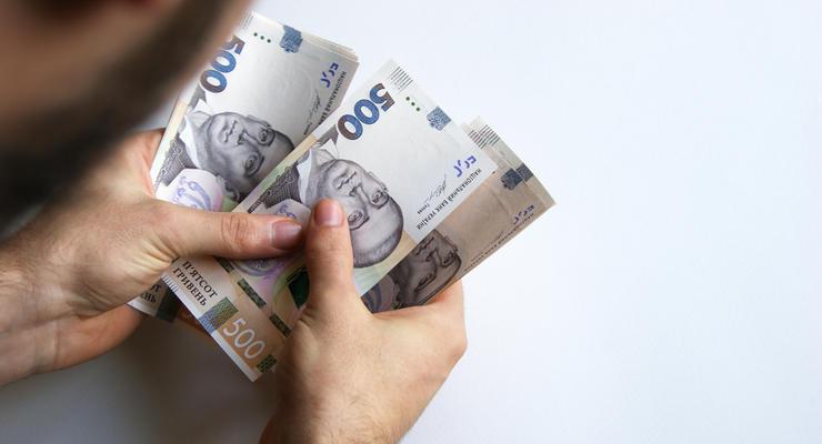 Малозабезпеченим родинам надають кошти на підготовку до зими: хто і скільки може отримати