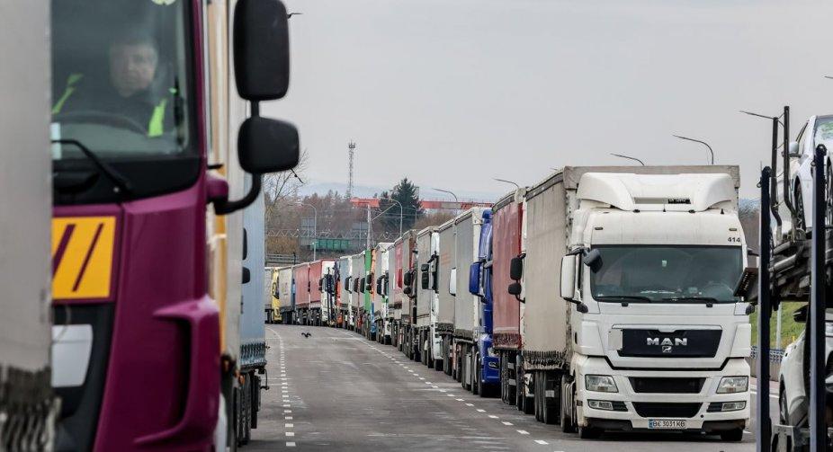 Словацькі перевізники відновлюють блокаду вантажівок на кордоні з Україною