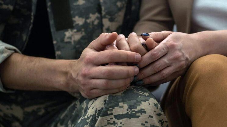 В Україні військові та члени їхніх родин можуть отримати послуги соціального супроводу