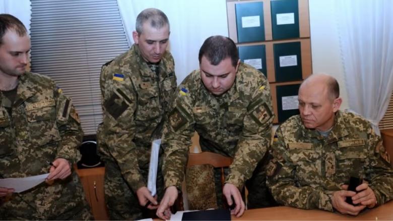 Юристи роз’яснили, чи можливе переведення пораненого військового на службу до ТЦК