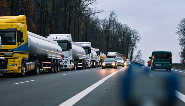 У Польщі продовжують блокувати кордон з Україною у трьох пунктах пропуску