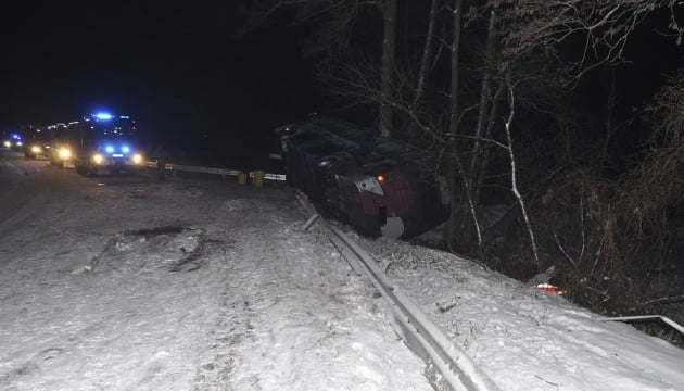 Автобус з українцями потрапив у ДТП у Польщі, є постраждалі
