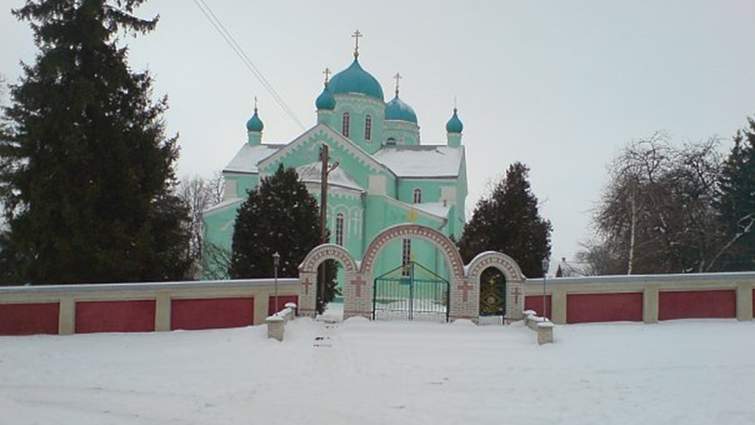 На Тернопільщині громада віддала військовим зібрані на ремонт церкви 100 тис. грн
