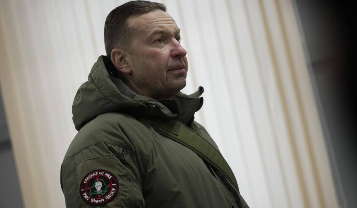 Командувач внутрішніми військами Білорусі ходить з шевроном ПВК «Вагнер» (фото)