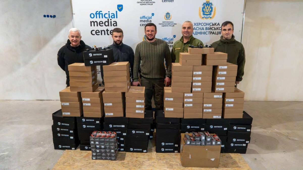 Громади Херсонщини передали прикордонникам і спецпризначенцям FPV-дрони