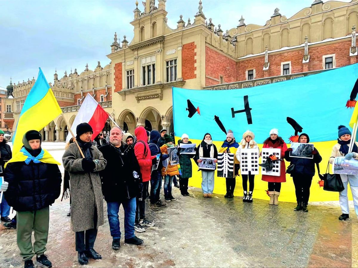 У польському Кракові активісти нагадали про масовані російські обстріли українських міст