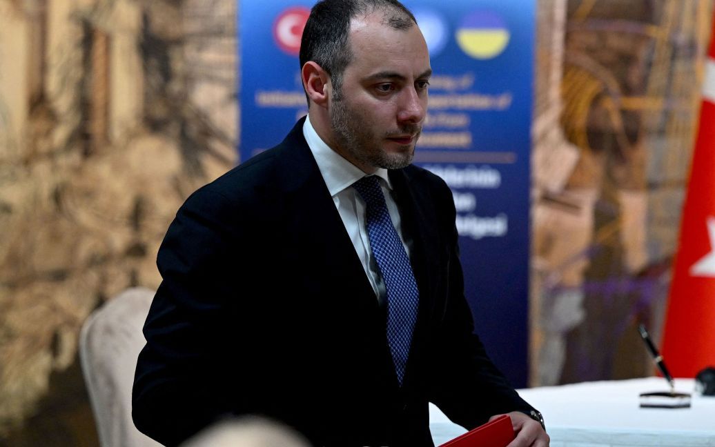 За минулий рік один з віцепрем’єрів отримав майже 22 млн гривень доходів