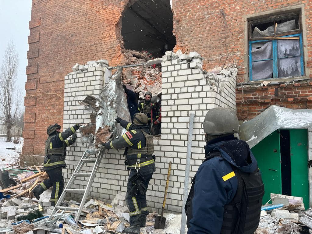 Окупанти вгатили по Куп‘янську: загинула жінка, є поранені