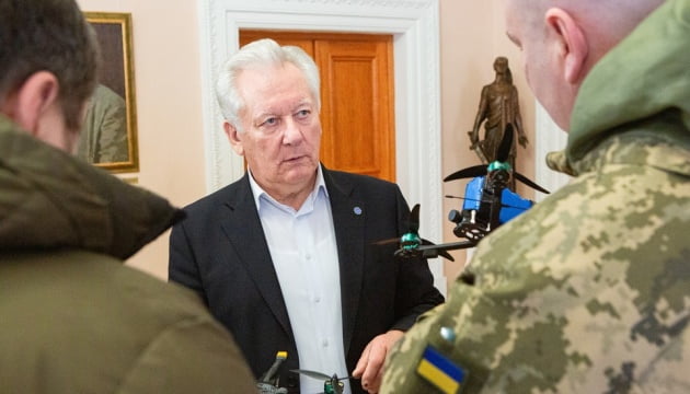 Сто дронів для ЗСУ передав драматичний театр імені Івана Франка