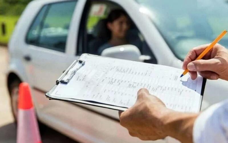 В Україні оновили питання до іспиту для отримання посвідчення водія: що змінилося