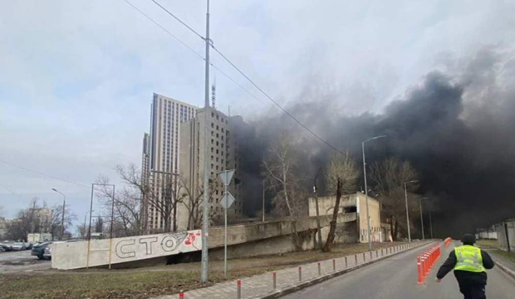 В Голосіївському районі Києва розгорнули пункт допомоги постраждалим від обстрілу