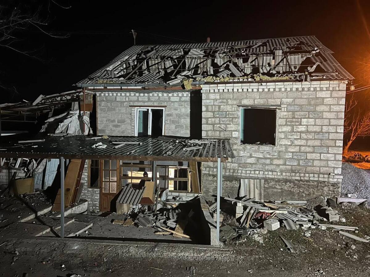 Фото наслідків удару росіян по Дніпру показали в ОВА