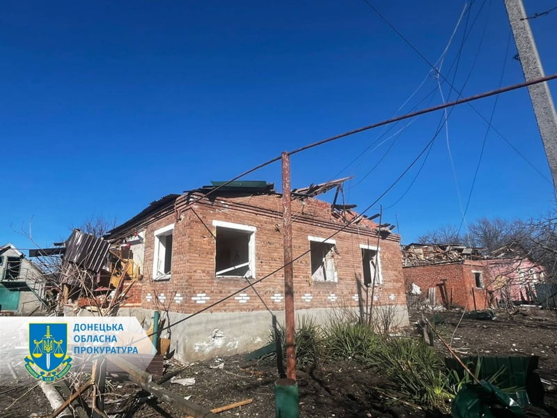 На Донеччині російські війська обстріляли Курахове та Сіверськ