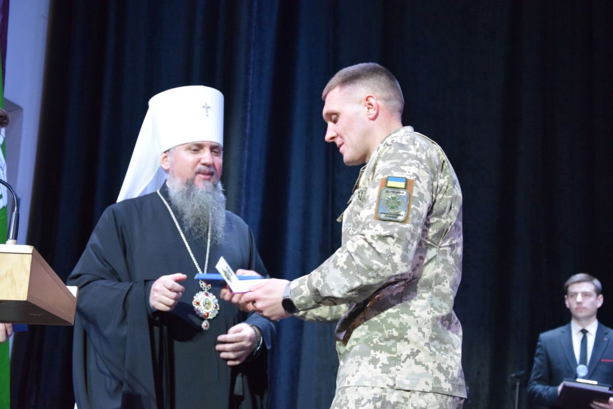 Митрополит Епіфаній вручив «Хрест свободи» п’ятьом прикордонникам