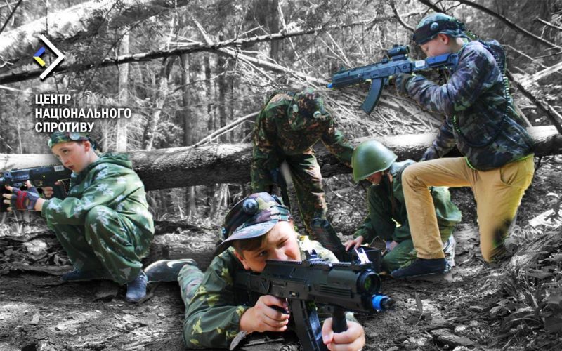 Росіяни проводять мілітаризацію підлітків на окупованих територіях ‒ ЦНС