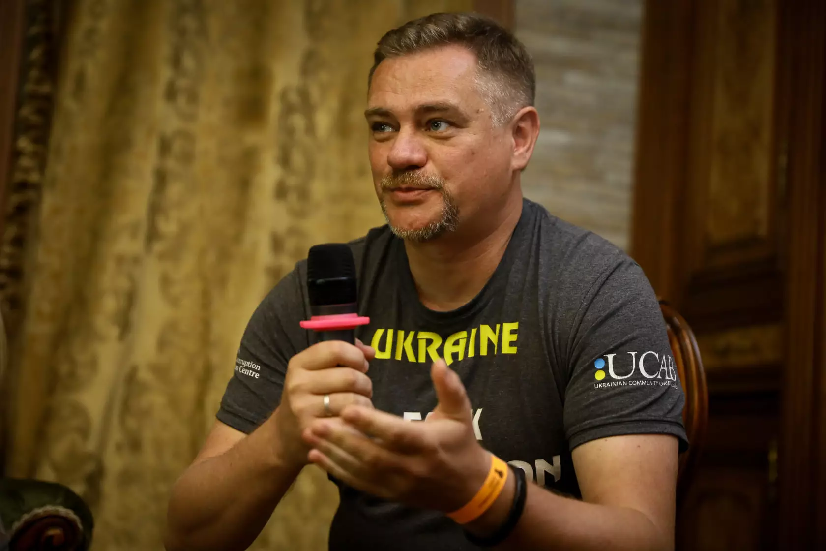 Український журналіст отримав міжнародну премію за антикорупційні розслідування