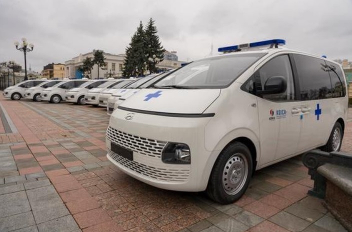 Україна отримала десять автівок швидкої допомоги від уряду Кореї