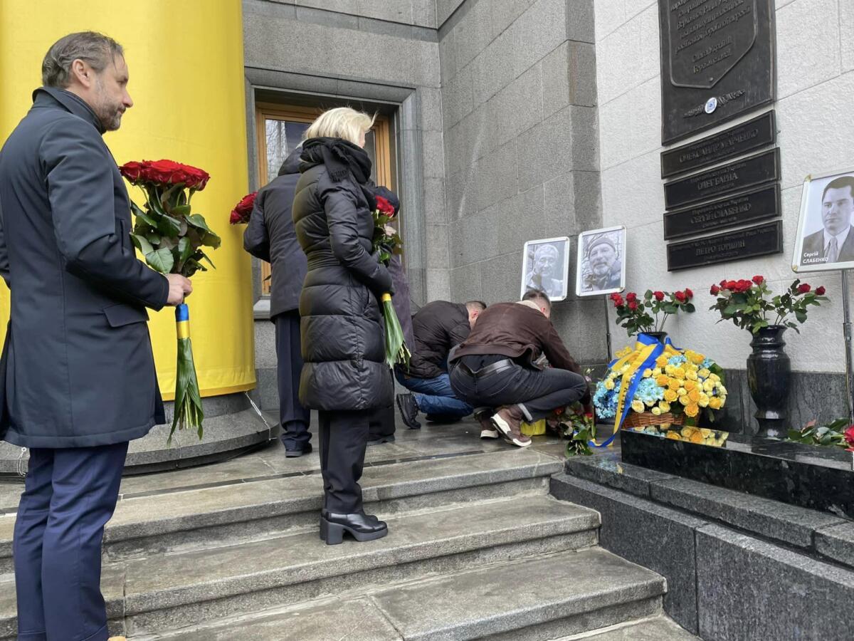 У Верховній Раді з’явилась дошка памʼяті полеглих на війні народних депутатів