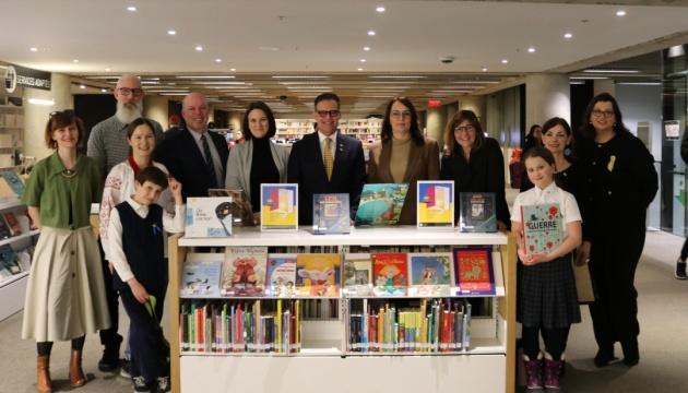 Першу Українську книжкову поличку відкрили у Канаді