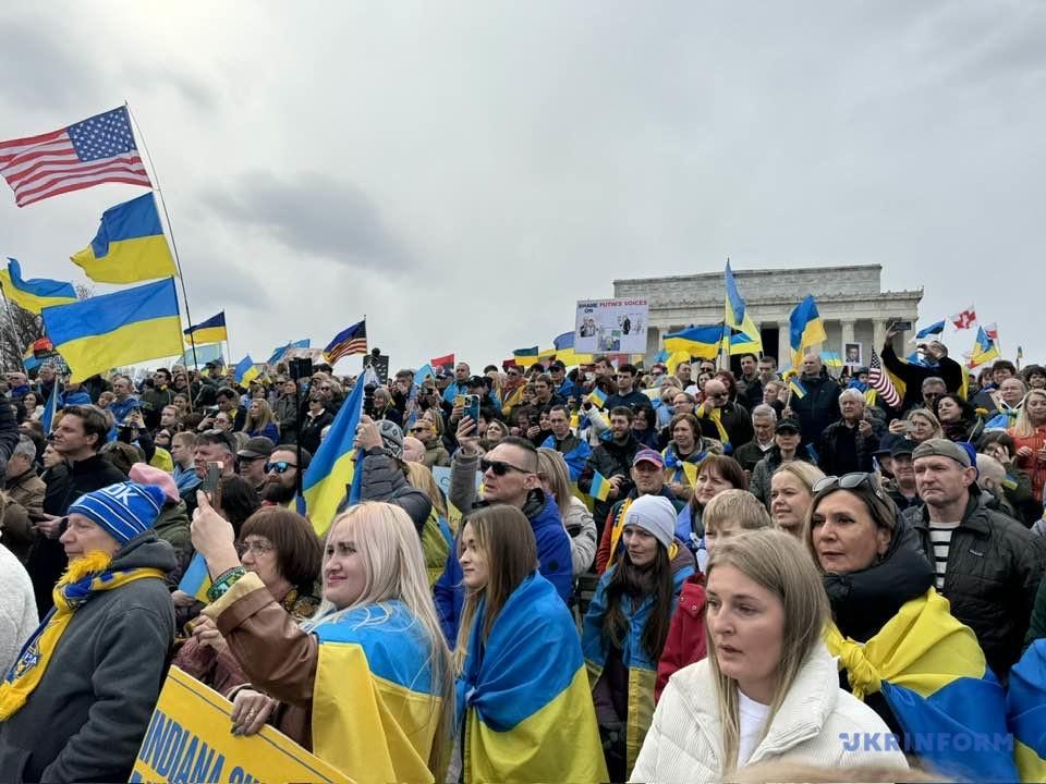 У столиці США пройшов багатолюдний мітинг на підтримку України (ФОТО)