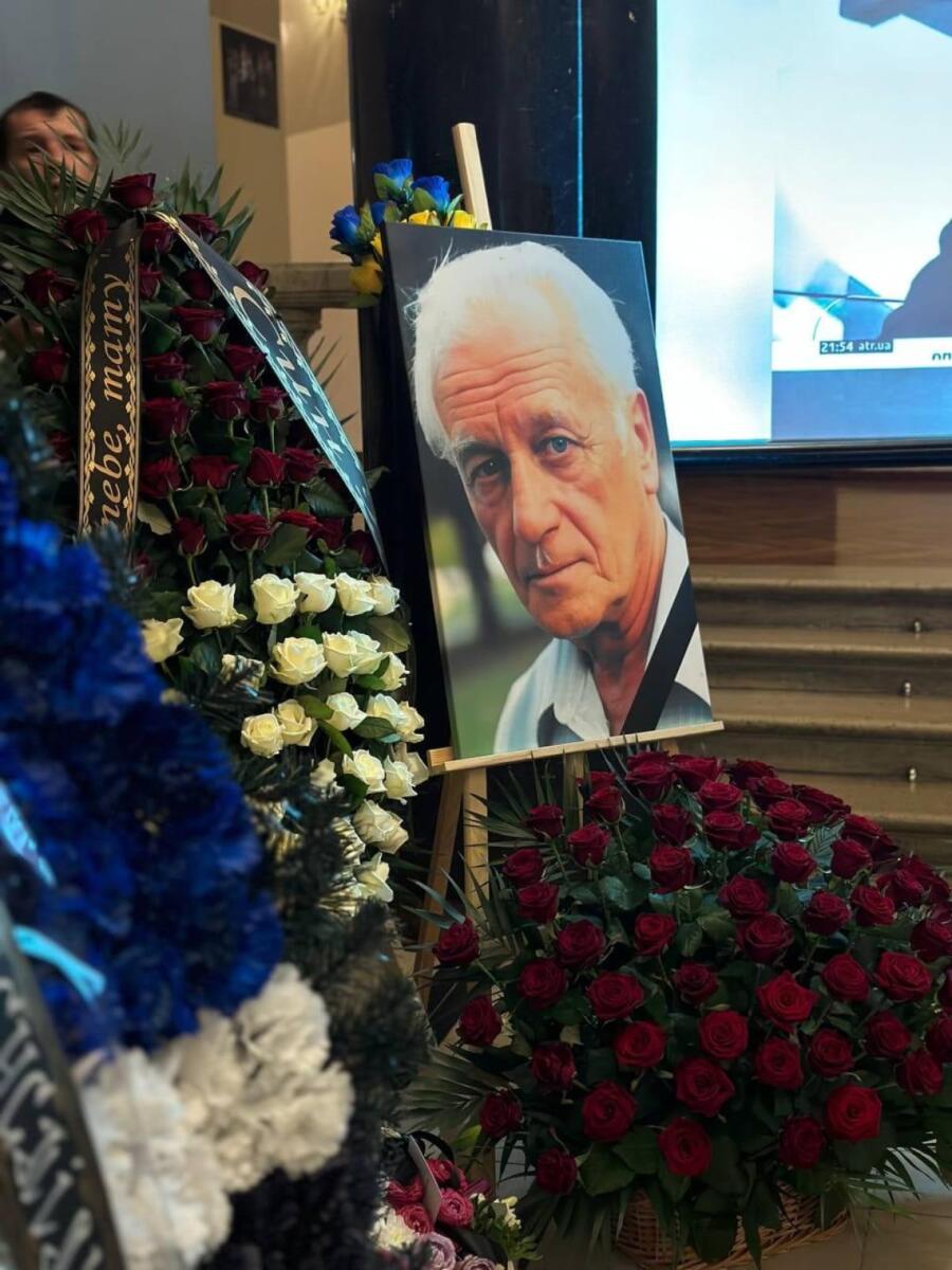 У столиці відбулося прощання з дисидентом та Героєм України Степаном Хмарою