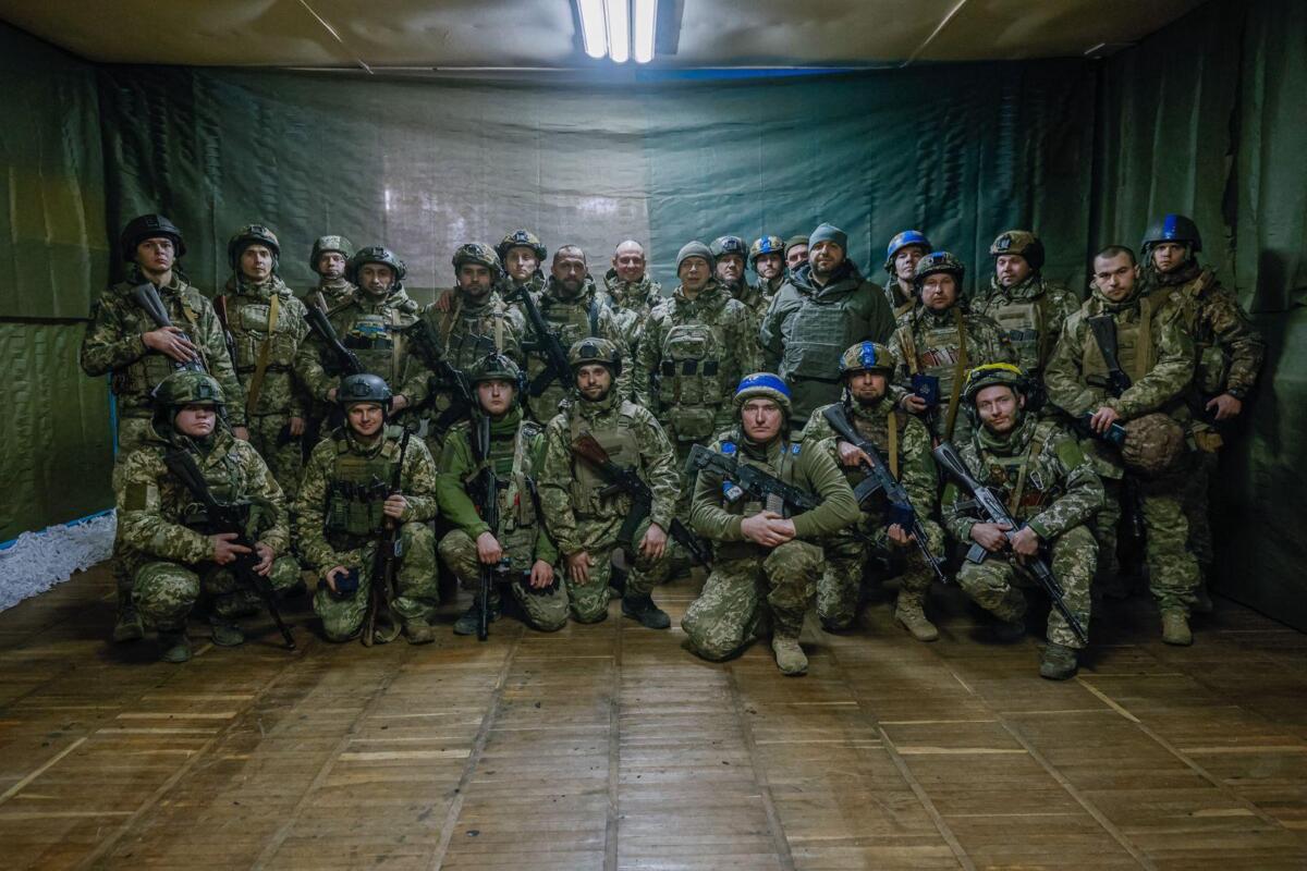 Головнокомандувач ЗСУ та міністр оборони нагородили захисників Авдіївки