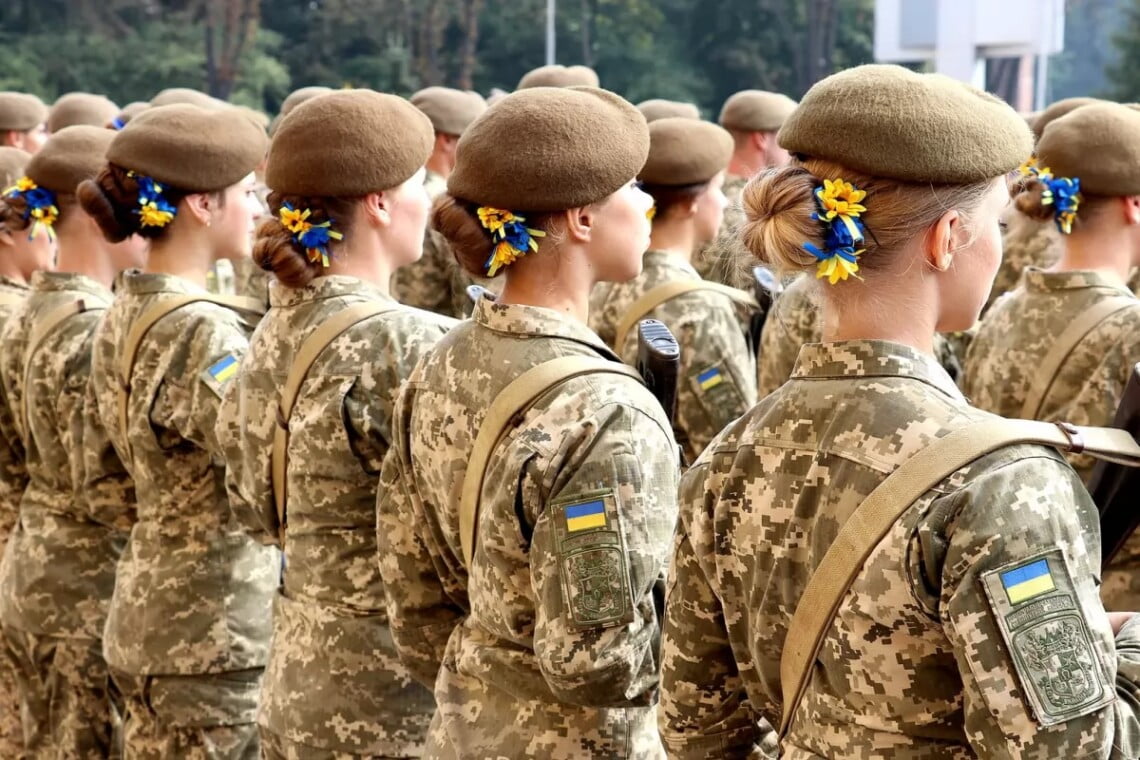 Названо кількість жінок, що служать у Збройних Силах України