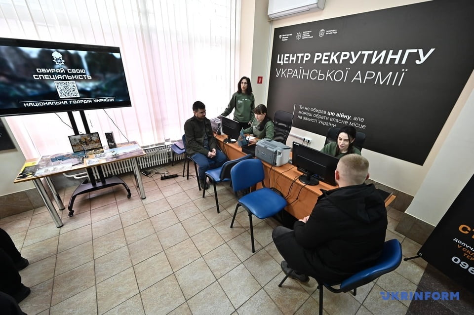 Рекрутинговий центр ЗСУ відкрився у Запоріжжі (ФОТО)