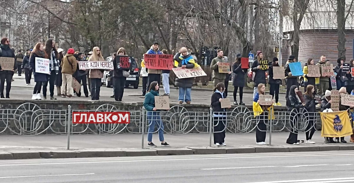У Києві відбулася акція на підтримку полонених захисників (ФОТО)