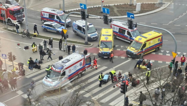 Консул розповів про стан українців, які постраждали внаслідок наїзду авто на людей у Польщі
