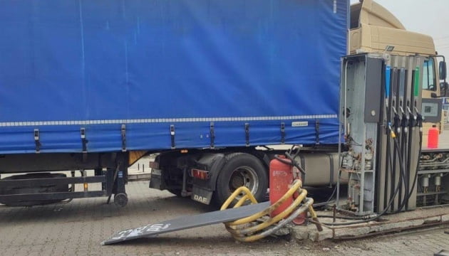Дрони окупантів атакували Нікополь, є поранені